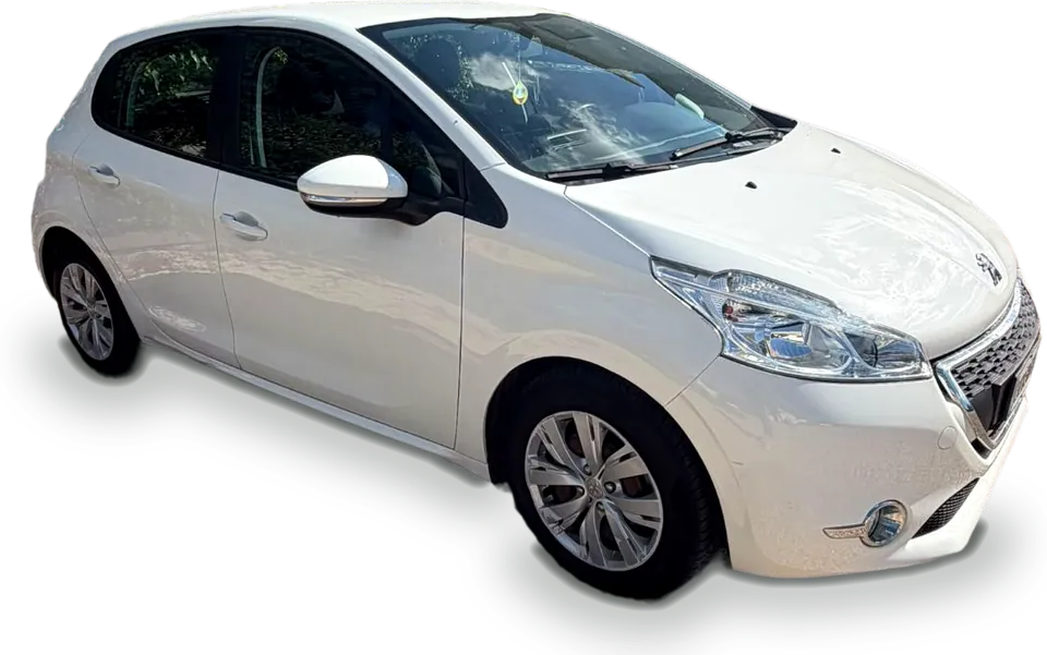 Peugeot 208 bianca a noleggio da Tash Autonoleggio a Latina